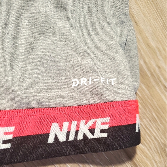 Nike DRI-FIT pullover, hooded, cropped long sleeve workout top. Sizes 2T, 4T - Picture 12 of 16